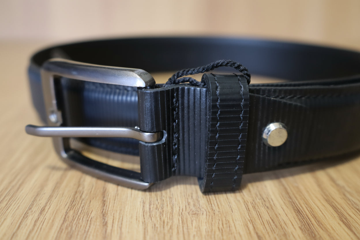 Men’s Black Leather Belt - Handcrafted Versatility for Casual & Formal Wear