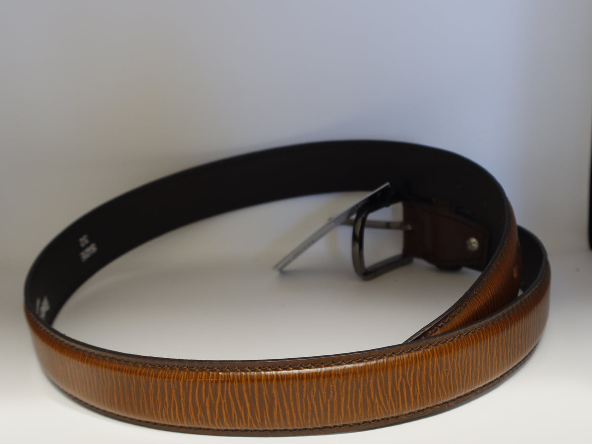 men textured brown leather belt